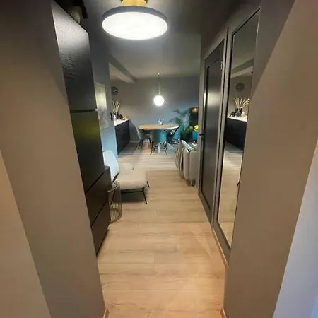 Inn/out - 4-room W/3 Bedroom