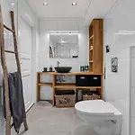 Apartment Inn/out - 4-room W/3 Bedroom *