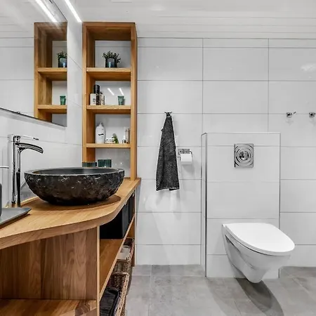 Inn/out - 4-room W/3 Bedroom Appartement