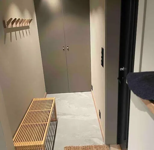 Inn/out - 4-room W/3 Bedroom