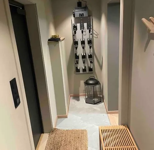 Inn/out - 4-room W/3 Bedroom Апартаменты